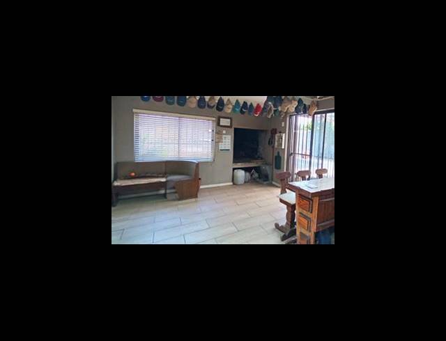 3 BEDROOM HOUSE FOR SALE IN WINDSOR PARK ESTATE